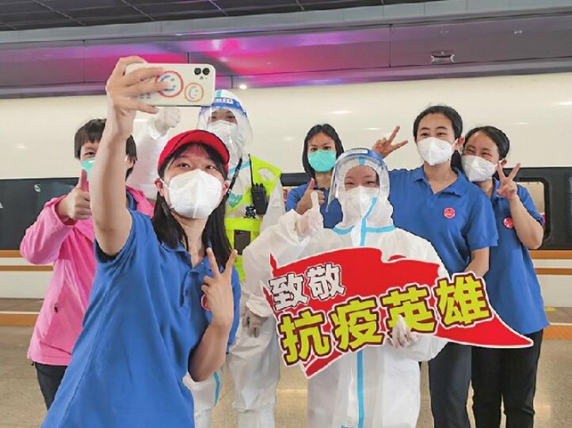 山東上海支援医療チームの1000人隊員が山東に戻った