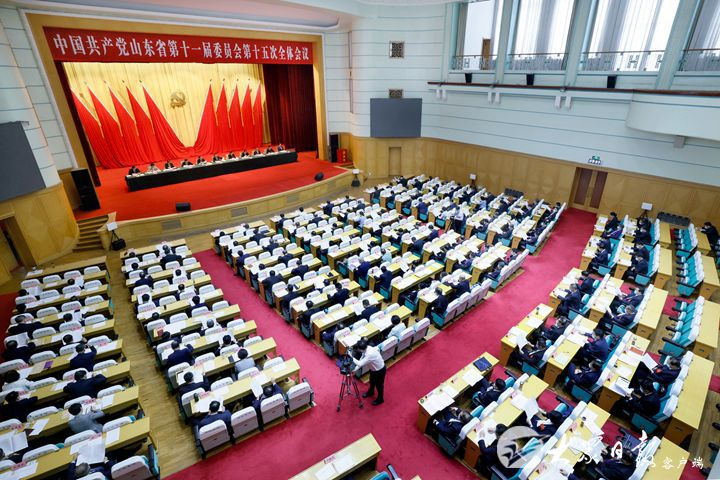 中共山东省委十一届十五次全体会议决定：省第十二次党代会5月28日在济南召开