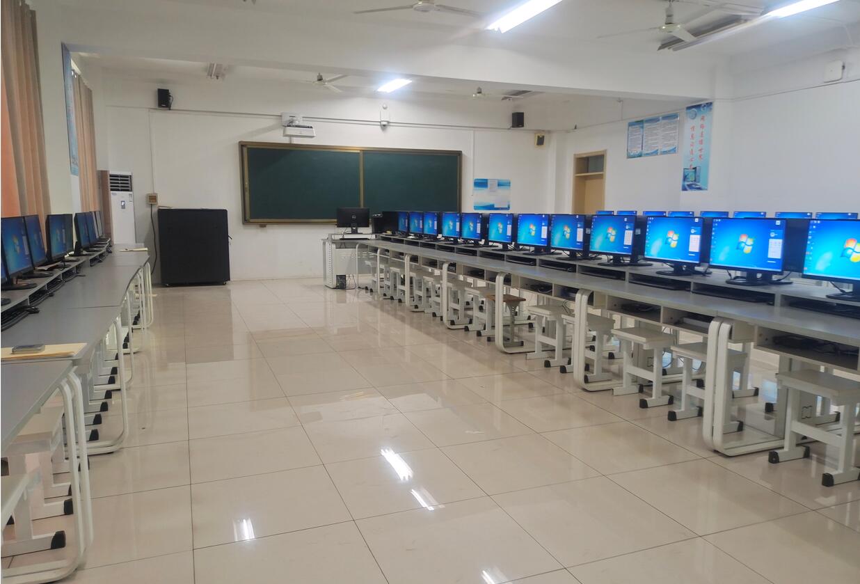 老照片见证燕山成长