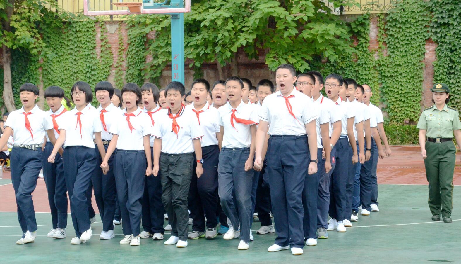 老照片见证燕山成长