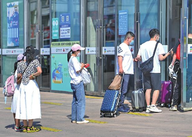 疫情过后迎来首个客流高峰