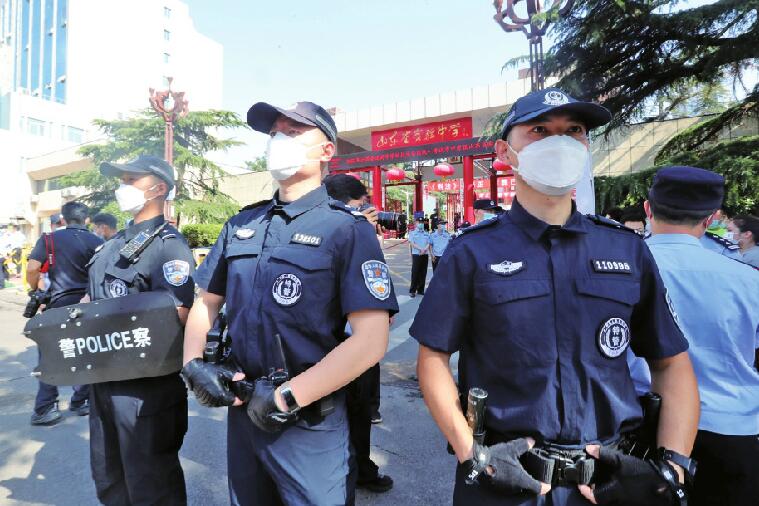 2022年夏季高考开考，各方助力护航，考场内外“共答卷”