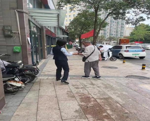 中国民生银行济宁分行积极组织 《反有组织犯罪法》宣传活动