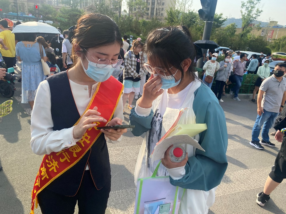 高考志愿服务，打造口碑银行——平安银行济南分行扎根社区，服务于民