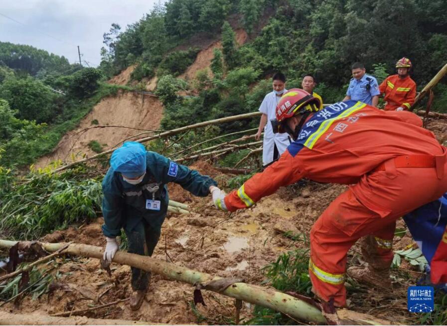 广西北流发生泥石流灾害 致7人死亡1人失联