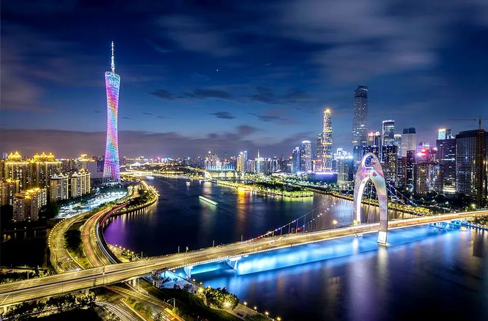 消费券来了,手续费减了,街上的烟火气旺起来了