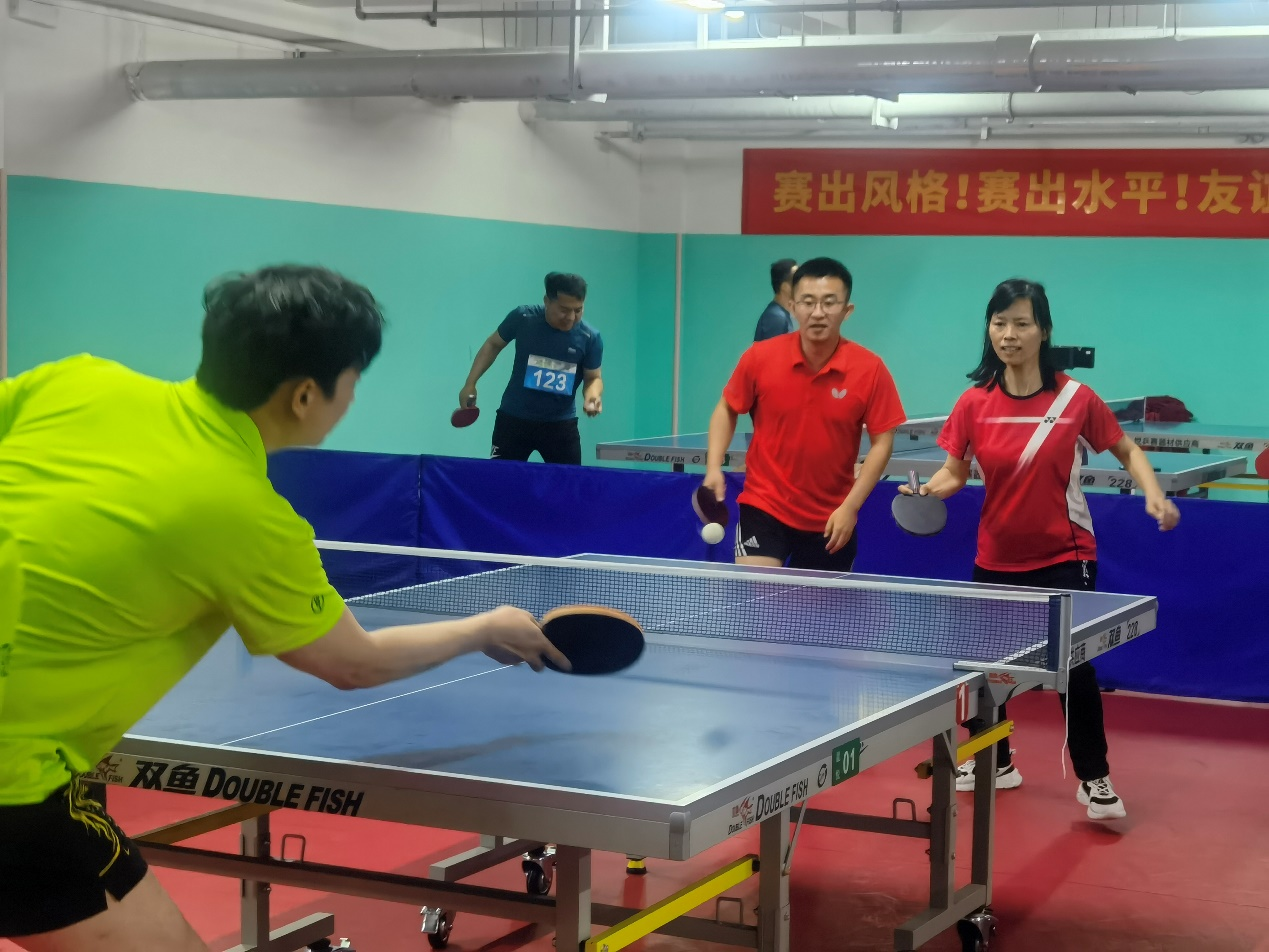 平安银行济南分行 在济南首届“银保杯”乒乓球比赛中斩获佳绩