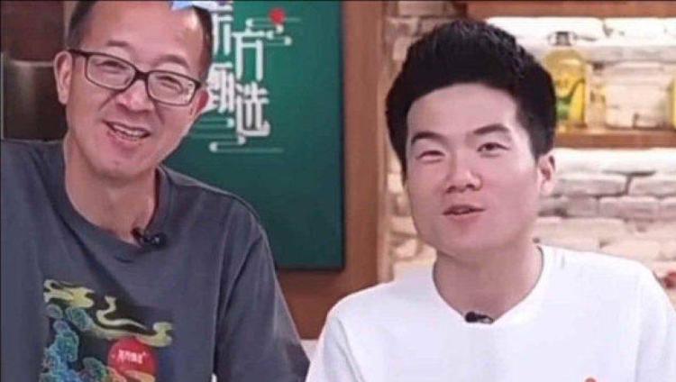 山东八旬退休教师直播物理课火了 盘点那些网红老师