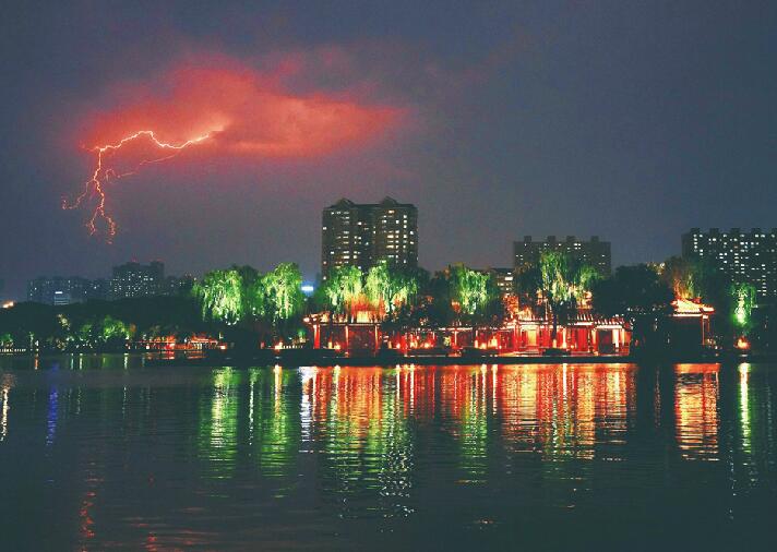 昨夜济南连发雷雨大风冰雹预警信号