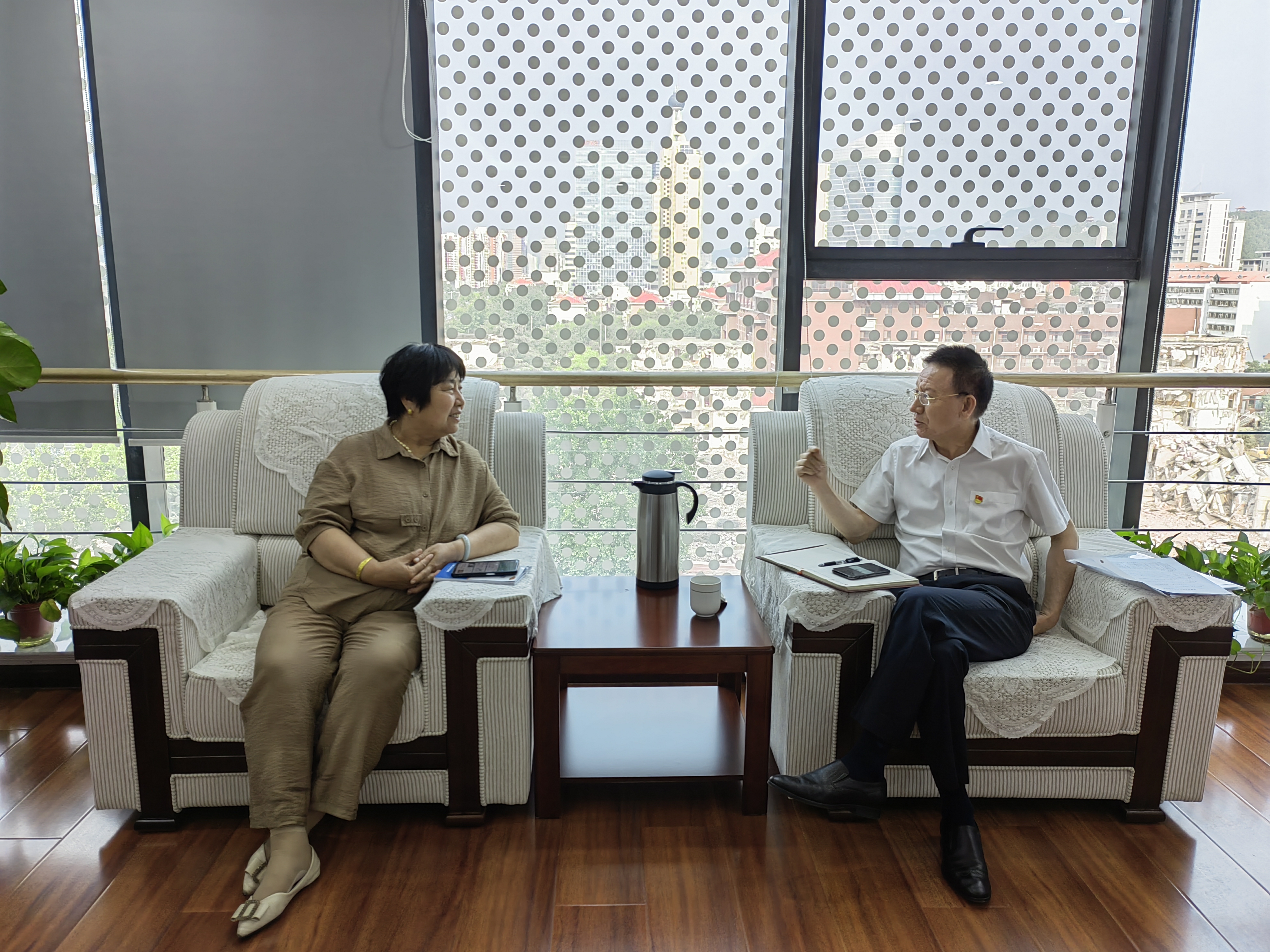 新华保险山东分公司党委书记刘崇松赴济南中支开展党建工作督导调研
