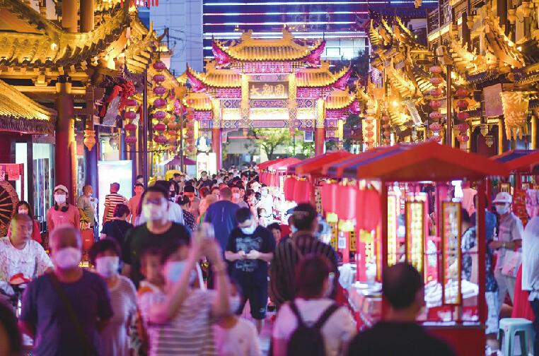 大观园开启夜经济“首班车”