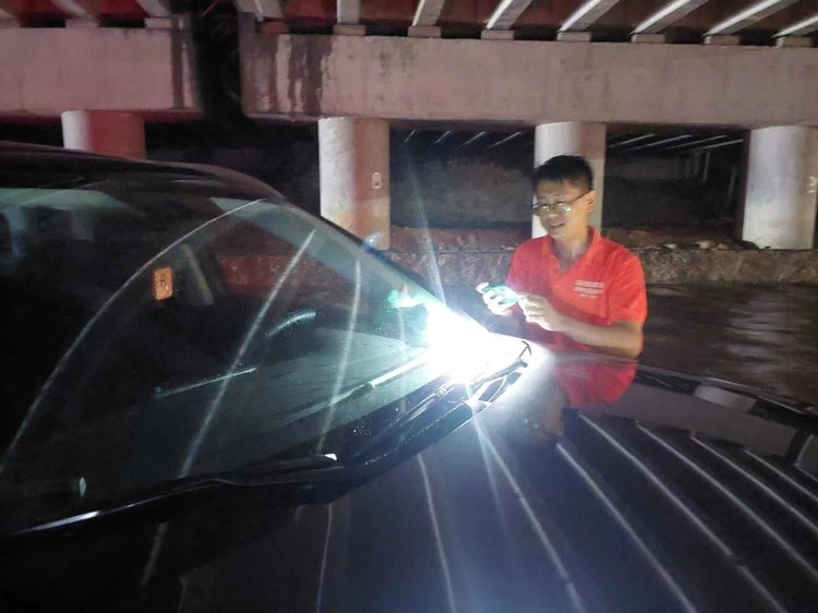 暴雨+大风+雷电！深夜抢险救灾的平安理赔人