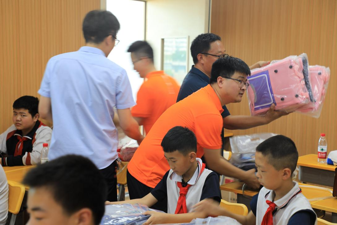 网络安全进进校园，筑牢学生网络安全防线——平安产险山东分公司联合济南市公安局网安支队开展网络安全进校园守护者行动