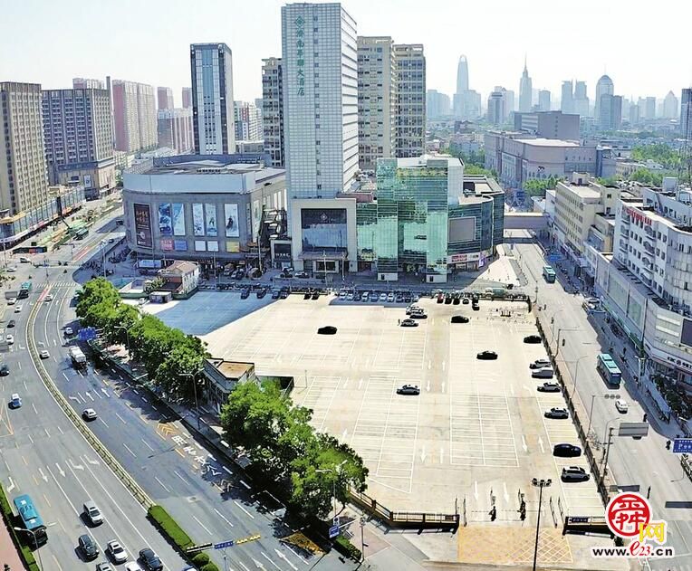 济南华联商圈新增一处停车场提供334个泊位