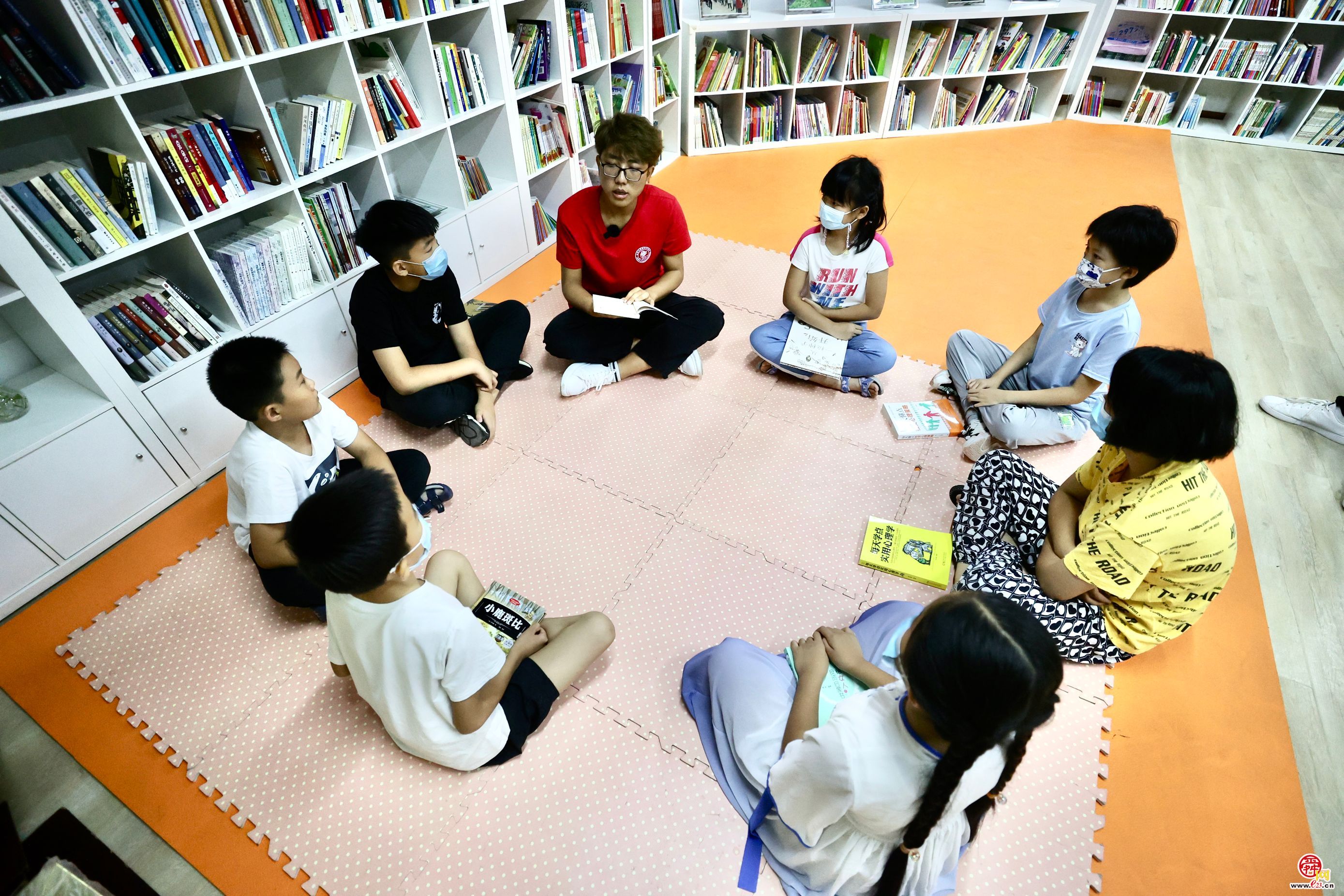 免费托管班开在家门口！今天，第一批小学员开课