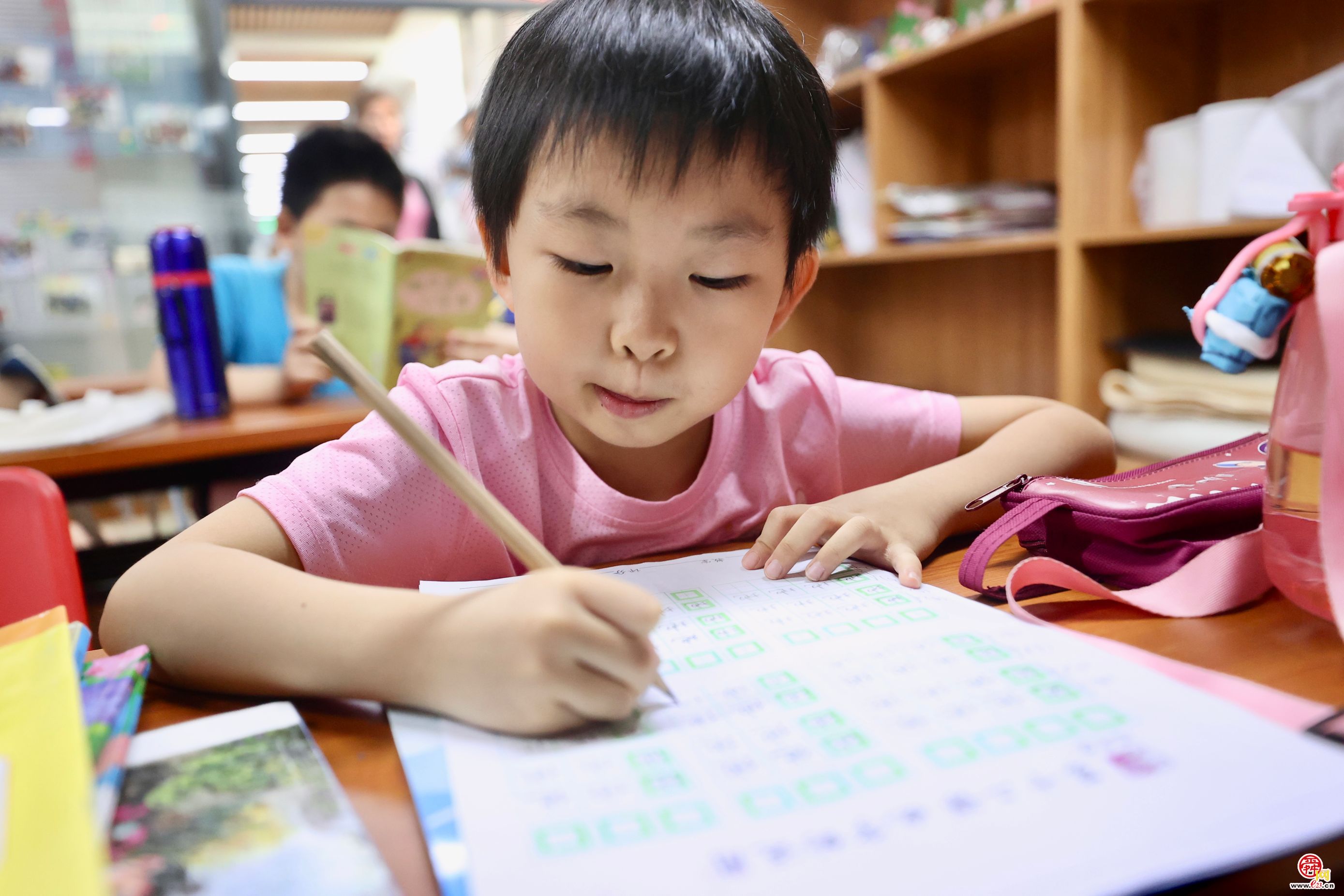 免费托管班开在家门口！今天，第一批小学员开课