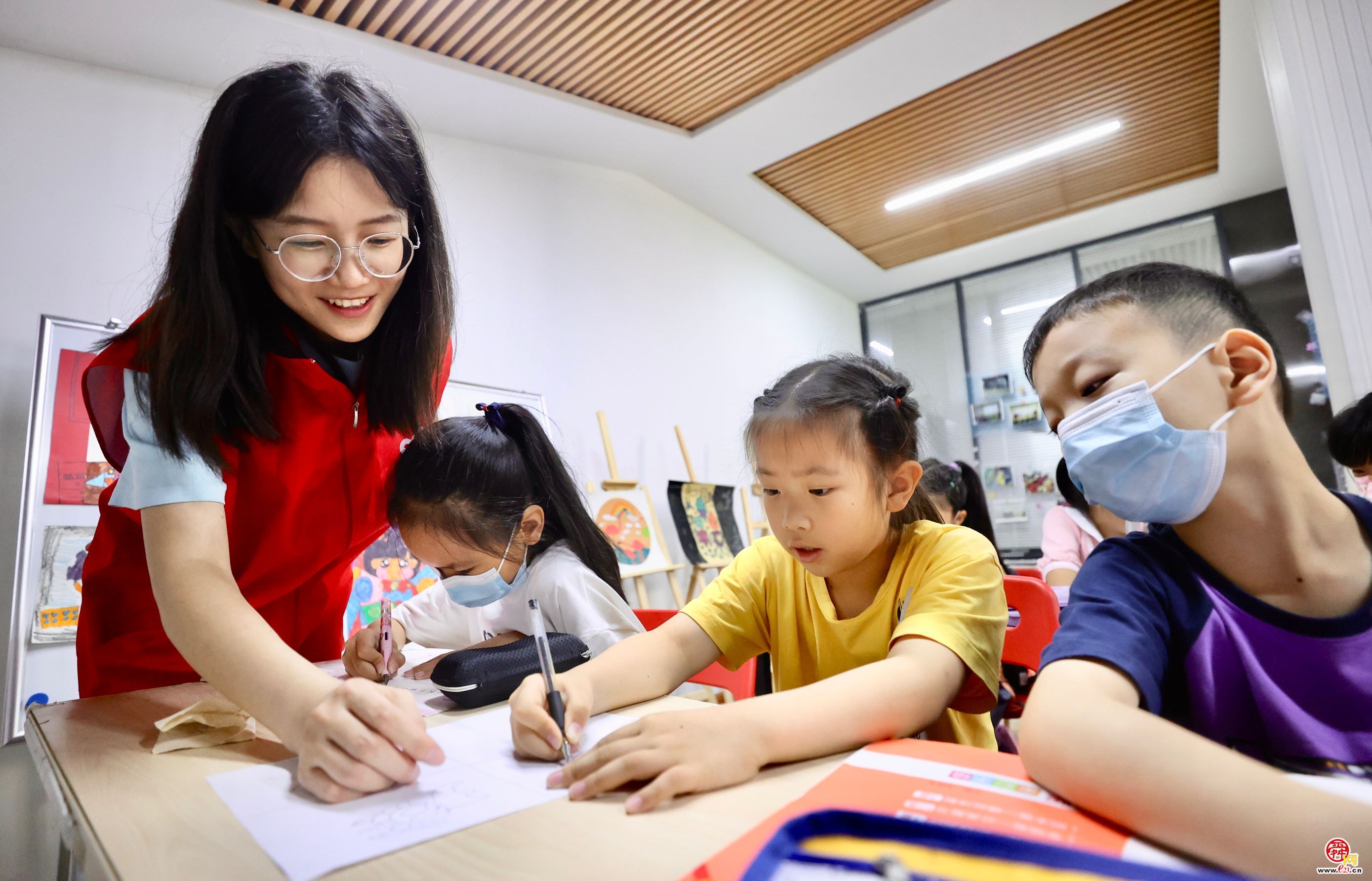 免费托管班开在家门口！今天，第一批小学员开课
