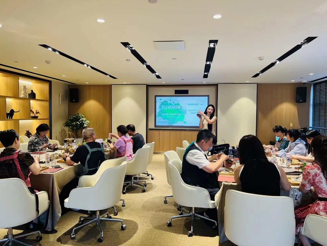探夏日微景观 享家养老人生——平安银行济南分行举办居家养老体验沙龙