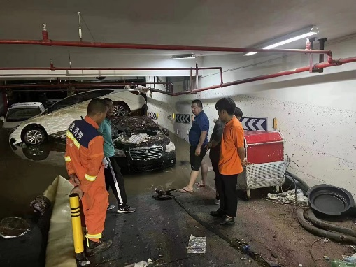 小区车库倒灌被淹 平安产险山东分公司连夜施救