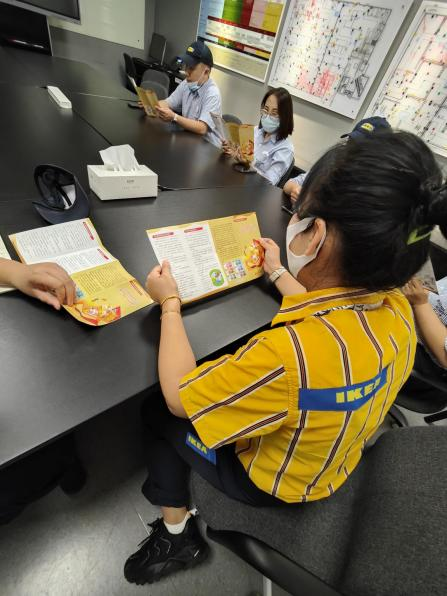 民生银行济南张庄路支行走进宜家家居开展金融知识宣传活动
