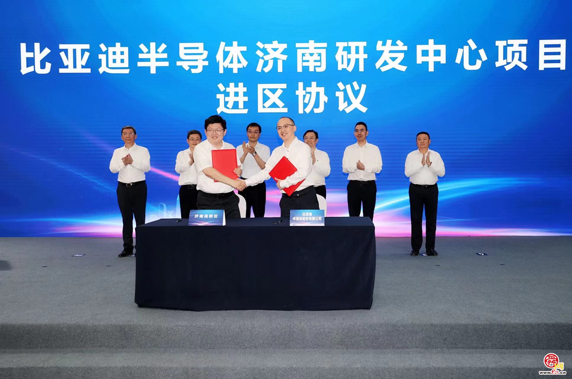 济南弗迪电池项目通线活动举行 刘强于海田王传福启动通线并见证《比亚迪半导体济南研发中心项目进区协议》签署