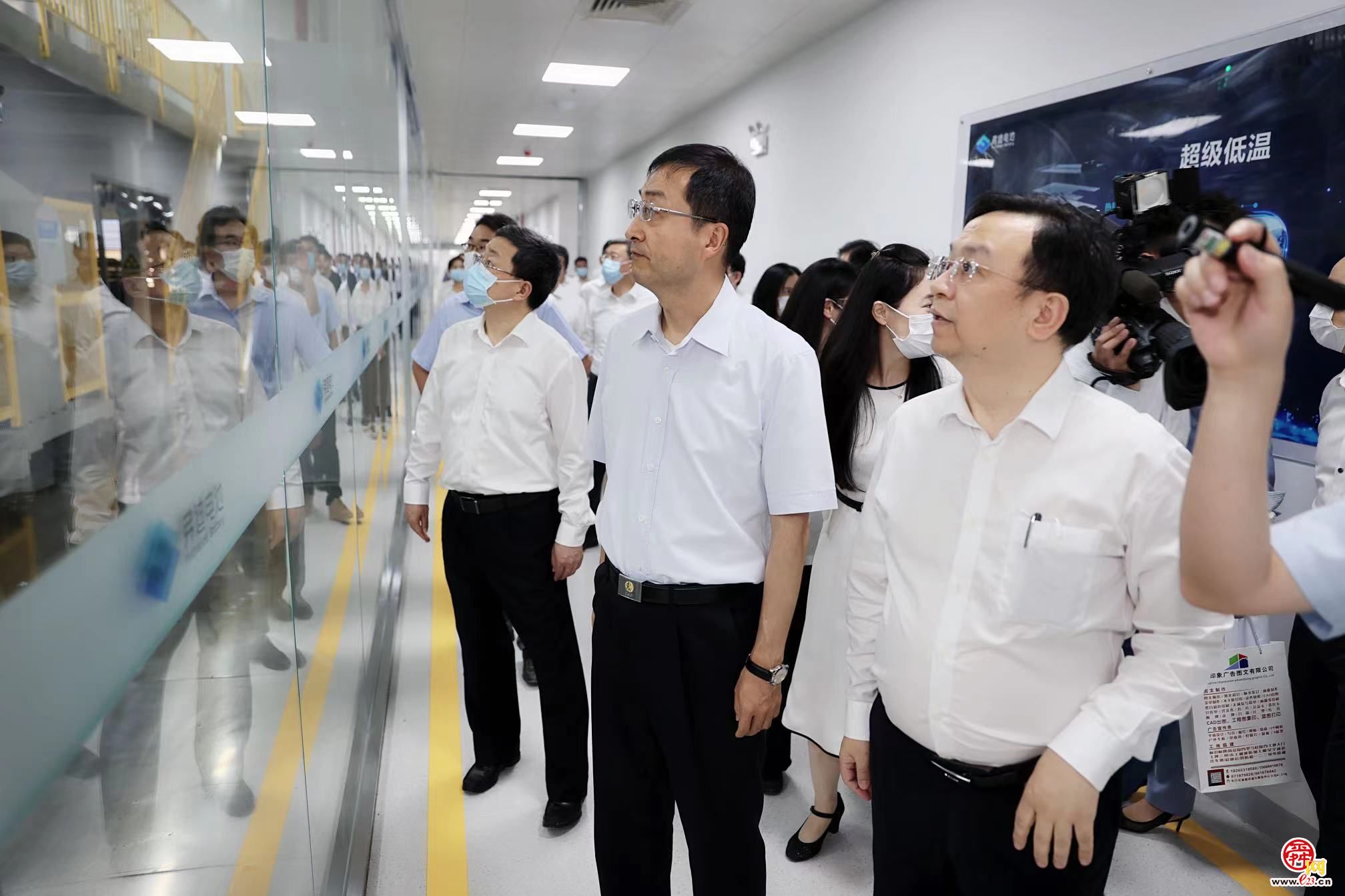 济南弗迪电池项目通线活动举行 刘强于海田王传福启动通线并见证《比亚迪半导体济南研发中心项目进区协议》签署