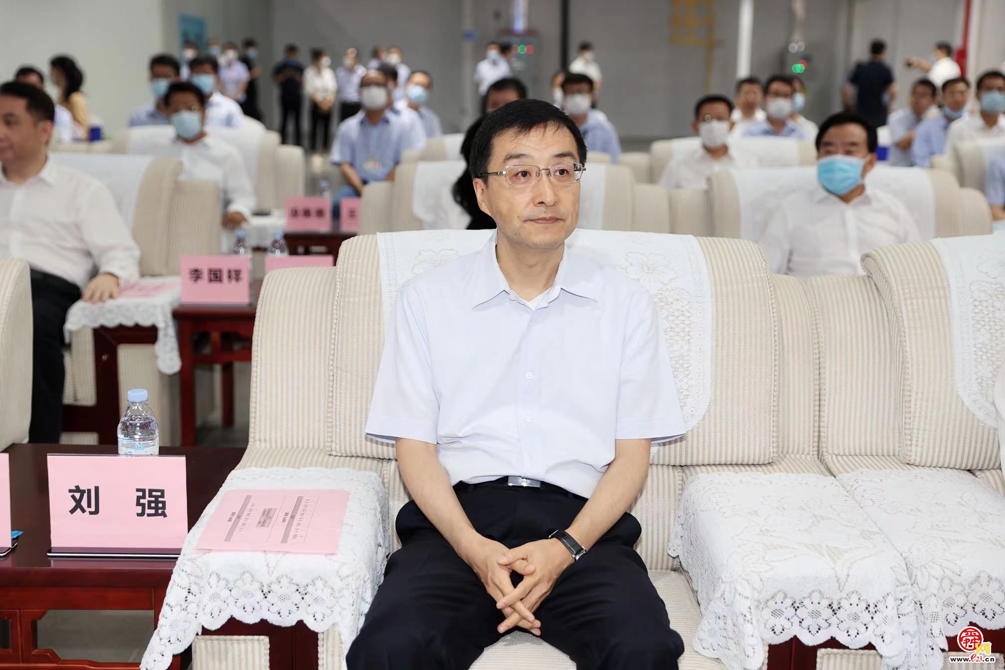 济南弗迪电池项目通线活动举行 刘强于海田王传福启动通线并见证《比亚迪半导体济南研发中心项目进区协议》签署