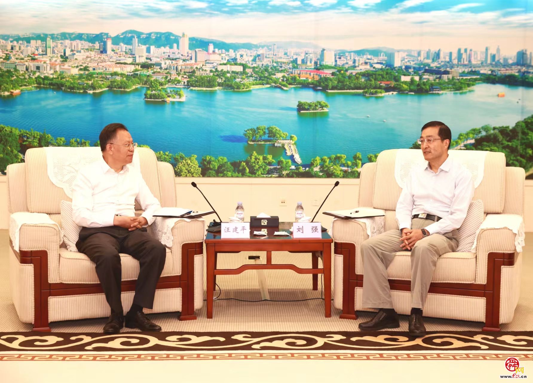 济南市政府与中国铁建公司签署战略合作框架协议 刘强会见汪建平并见证签约