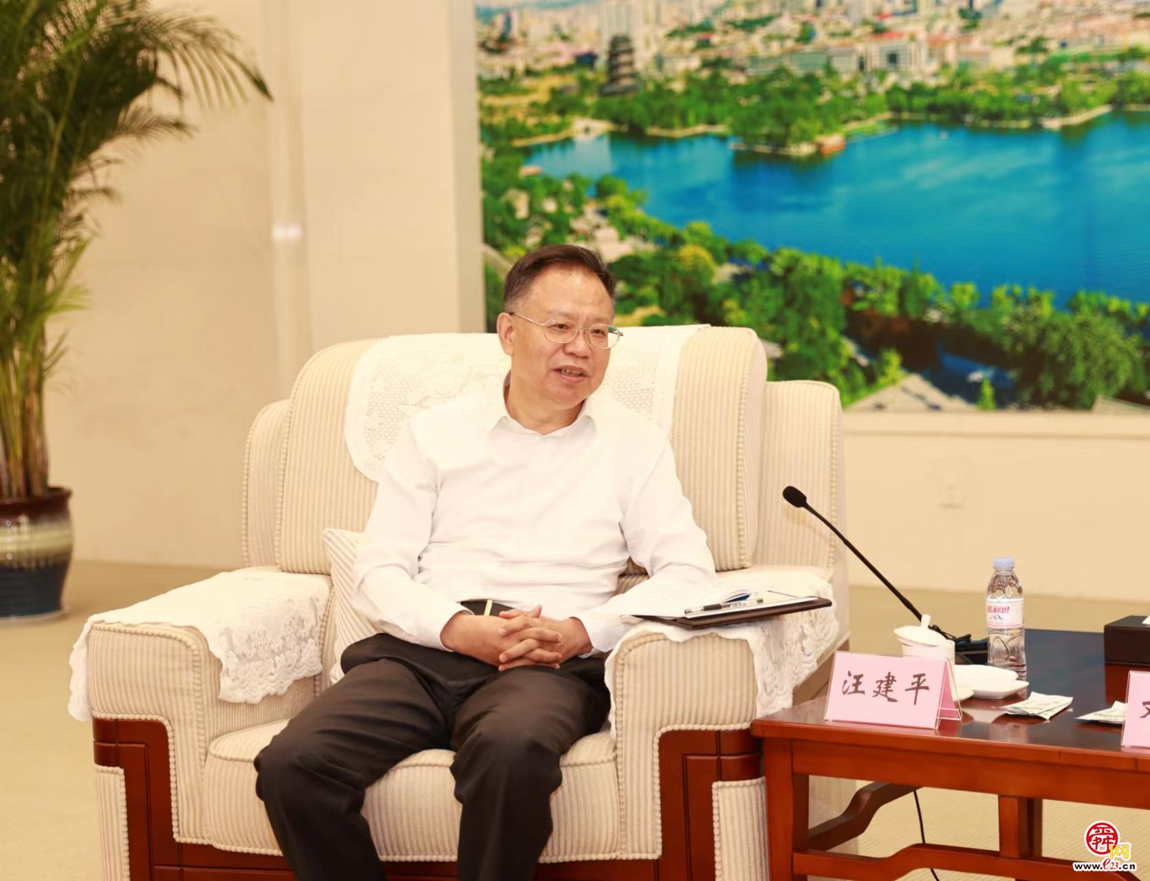 济南市政府与中国铁建公司签署战略合作框架协议 刘强会见汪建平并见证签约