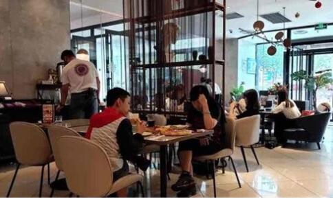 济南必胜客探访：正常营业，客流基本未受影响