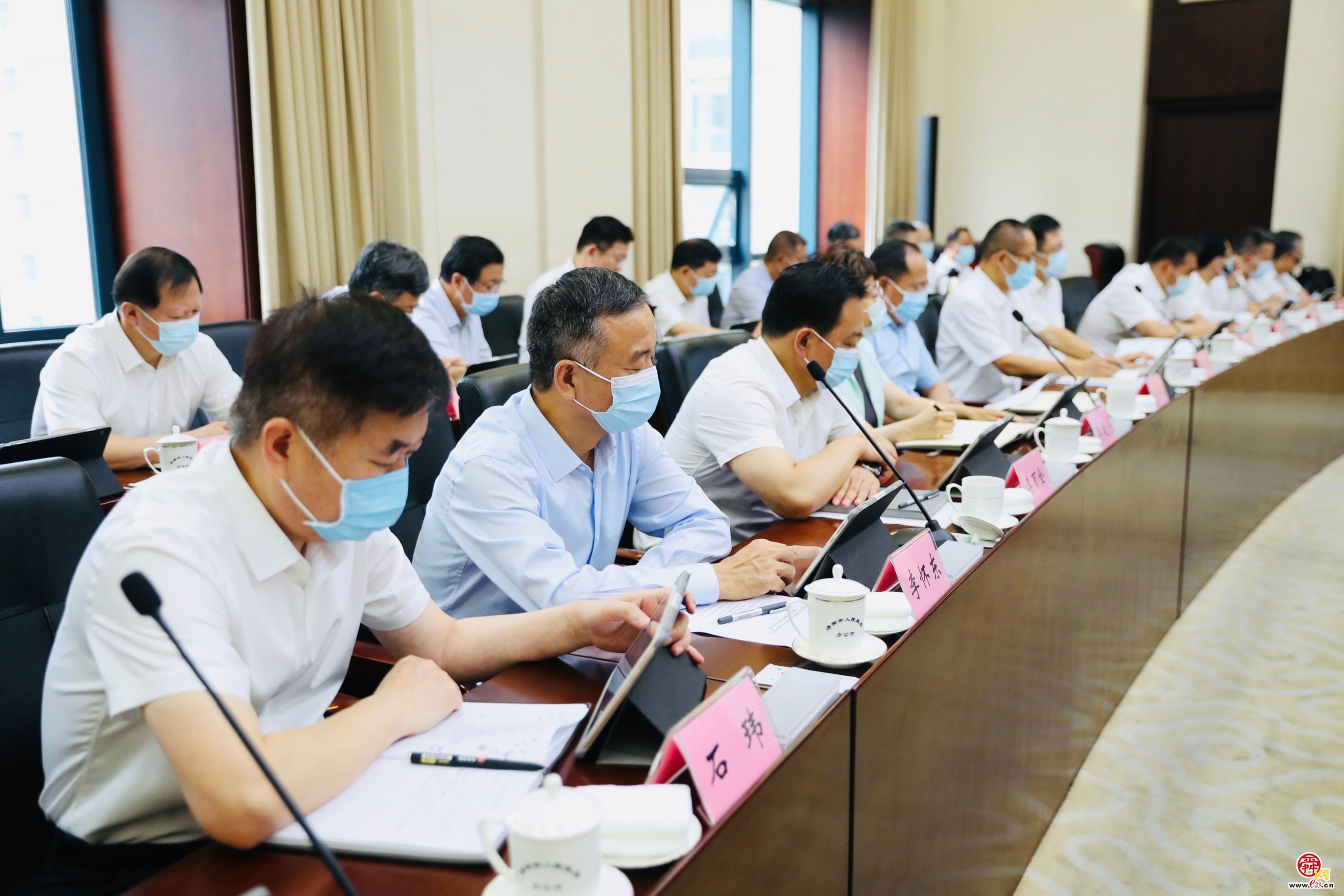 于海田主持召开市政府常务会议 研究上半年全市经济社会发展形势