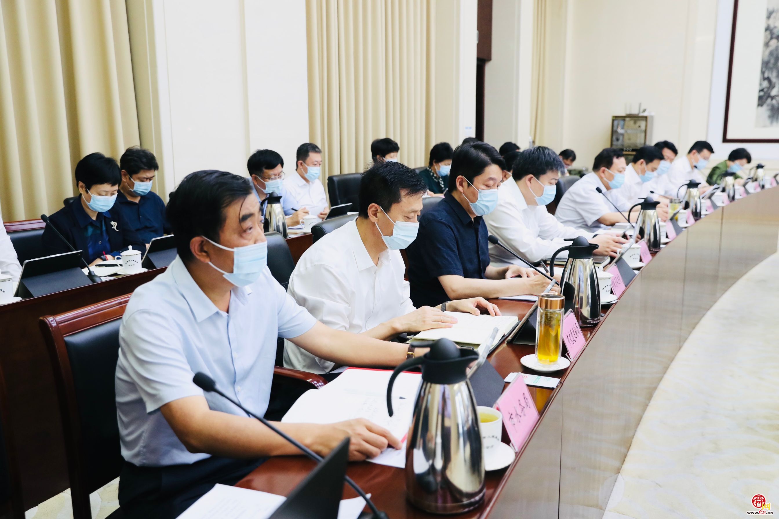 于海田主持召开市政府常务会议 研究上半年全市经济社会发展形势