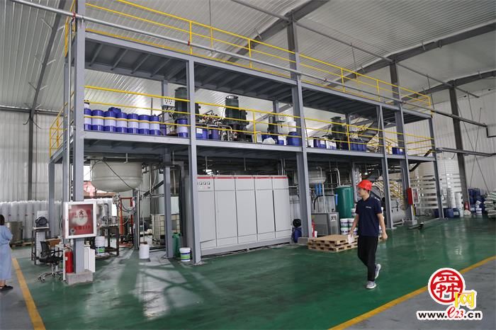 融媒·见证｜济南产新材料“拯救”上百万亩新疆棉花田——大地披上隐形新衣