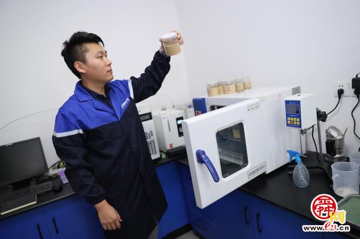 融媒·见证｜济南产新材料“拯救”上百万亩新疆棉花田——大地披上隐形新衣