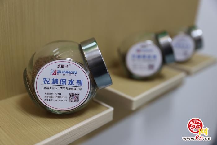 融媒·见证｜济南产新材料“拯救”上百万亩新疆棉花田——大地披上隐形新衣