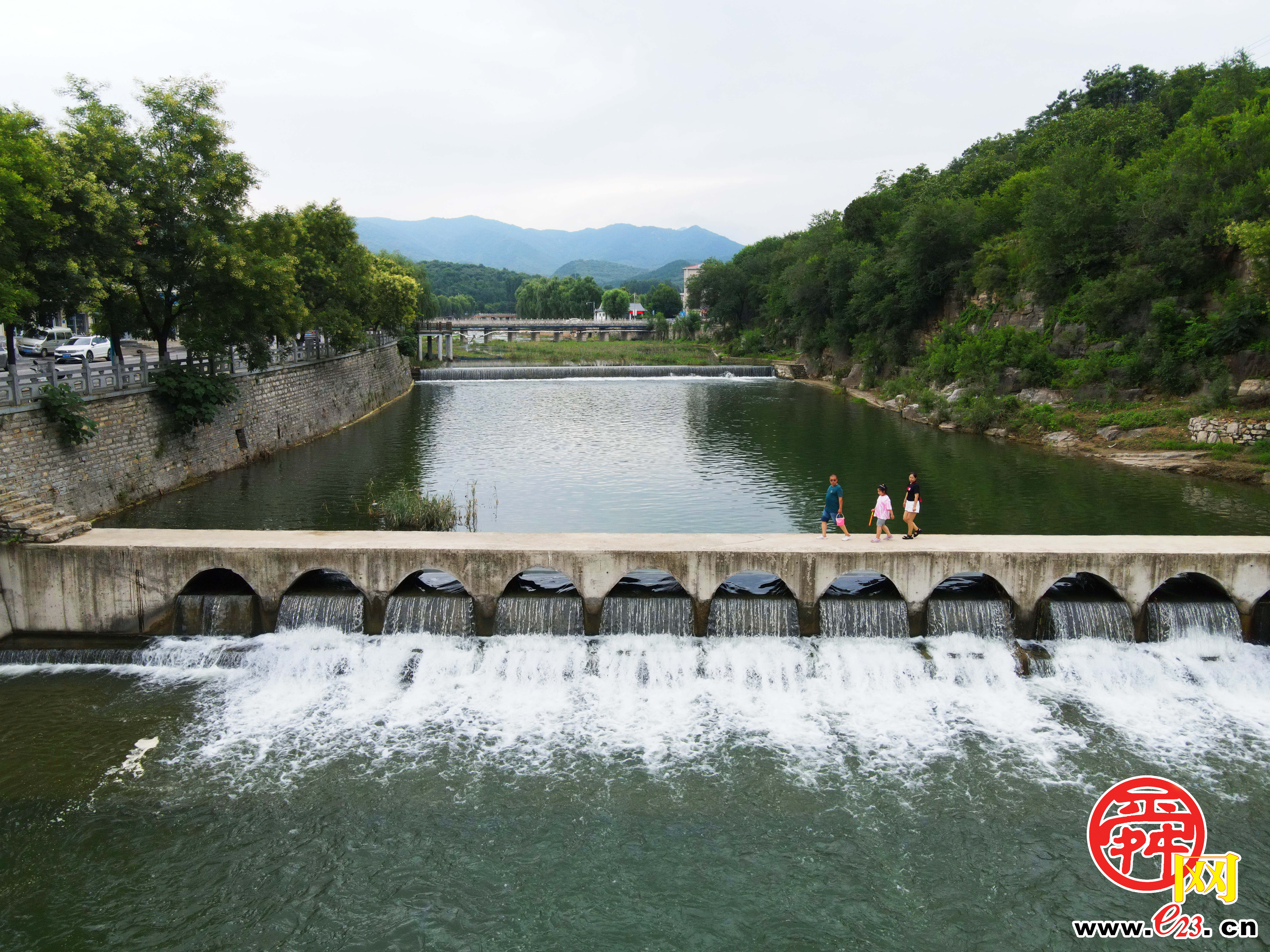 清泉喷涌 河溪飞瀑！到南山探泉戏水 乐享周末