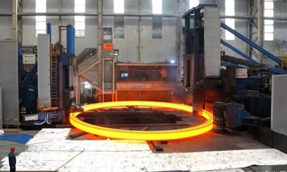 直径15.673米!创造吉尼斯世界纪录!济南造“世界第一环”从章丘伊莱特发运