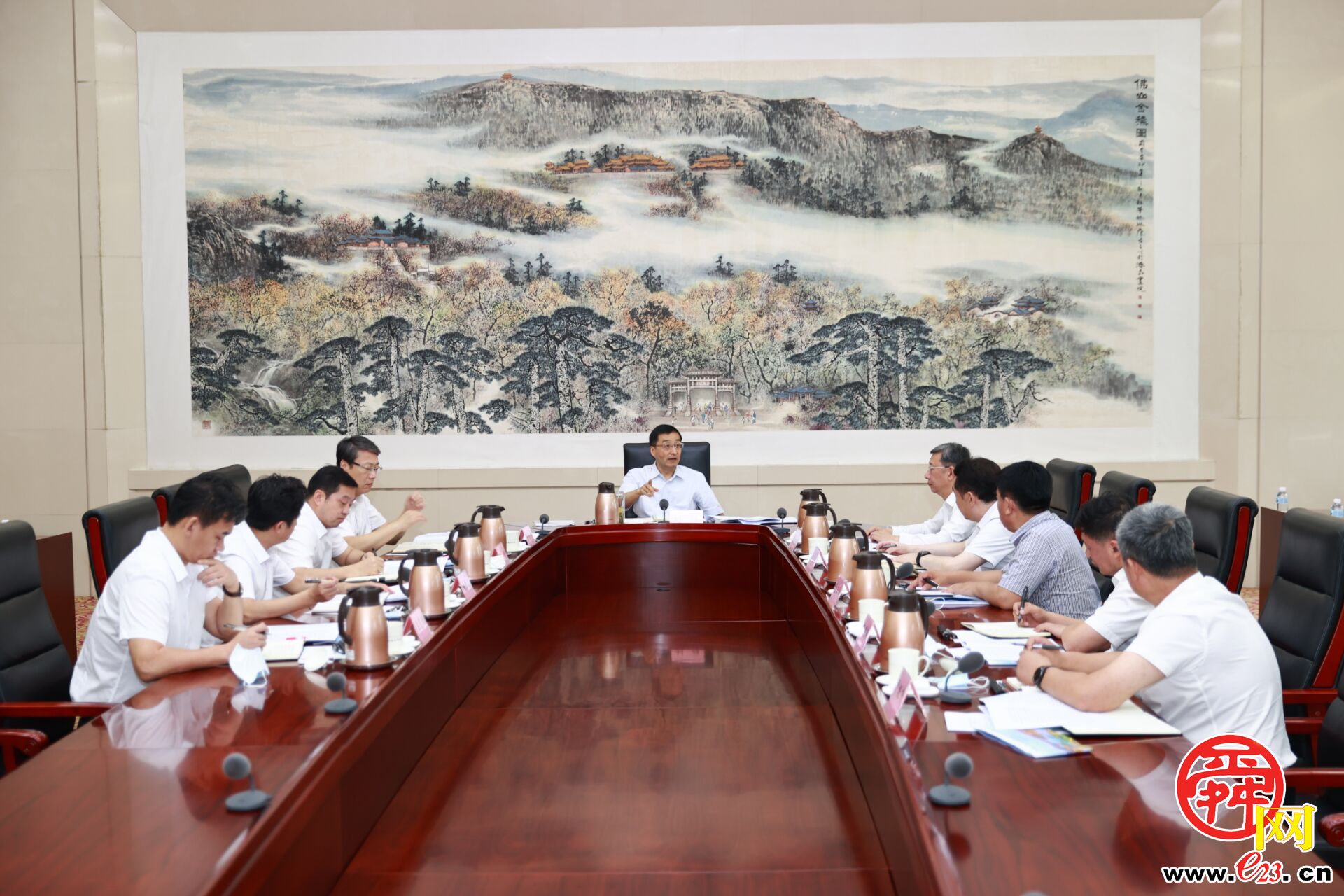 济南新旧动能转换起步区党工委会议召开 刘强主持并讲话