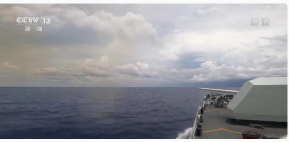 海军护卫舰赴南海海域开展连续3天实弹射击训练