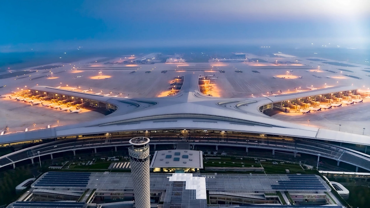 胶东机场转场一周年：旅客、车流量均逾百万次，海信智能交通持续保障