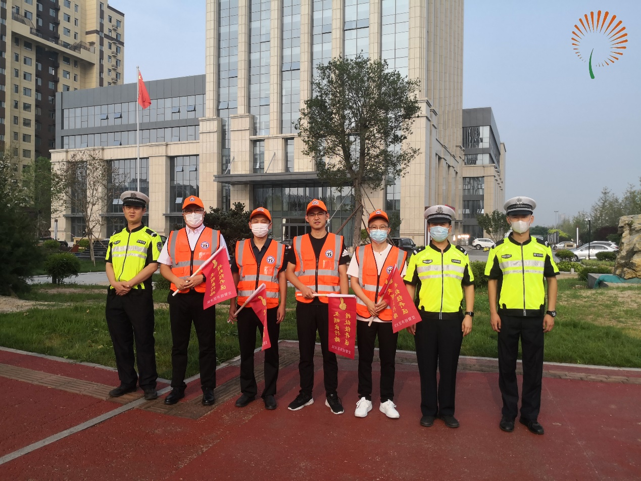 平安产险日照中支参加“礼让斑马线，我为你点赞”文明劝导体验活动
