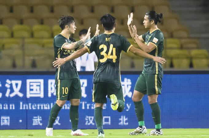 中超赛场上演“健力宝德比” 故人重逢，毫不留情