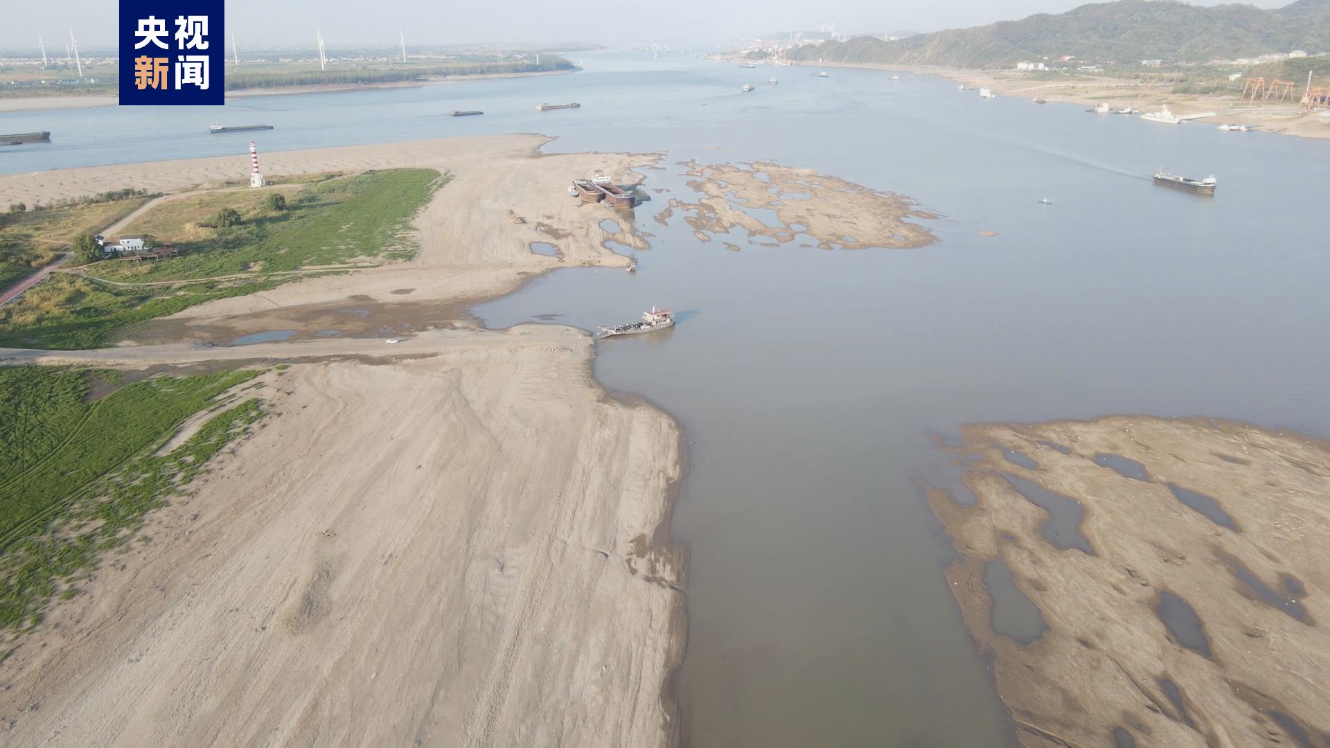 鄱阳湖刷新历史最低水位 江西首次发布枯水红色预警
