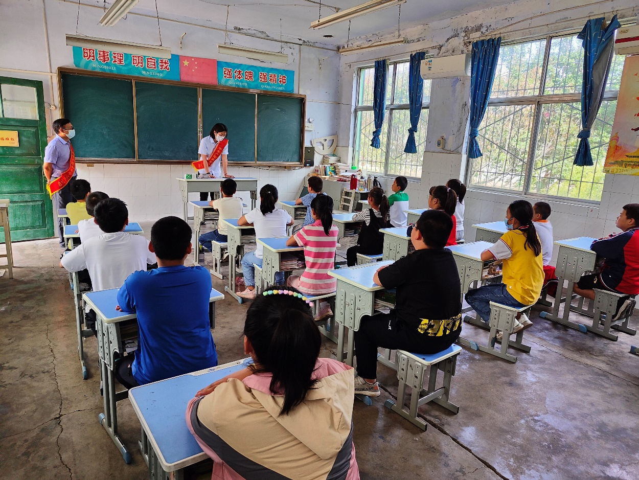 平安山东产险：泰安中支开展“金融知识普及月”宣传进校园活动