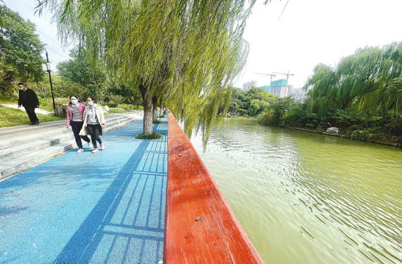 Réapparaître la belle rivière Xiaoqing