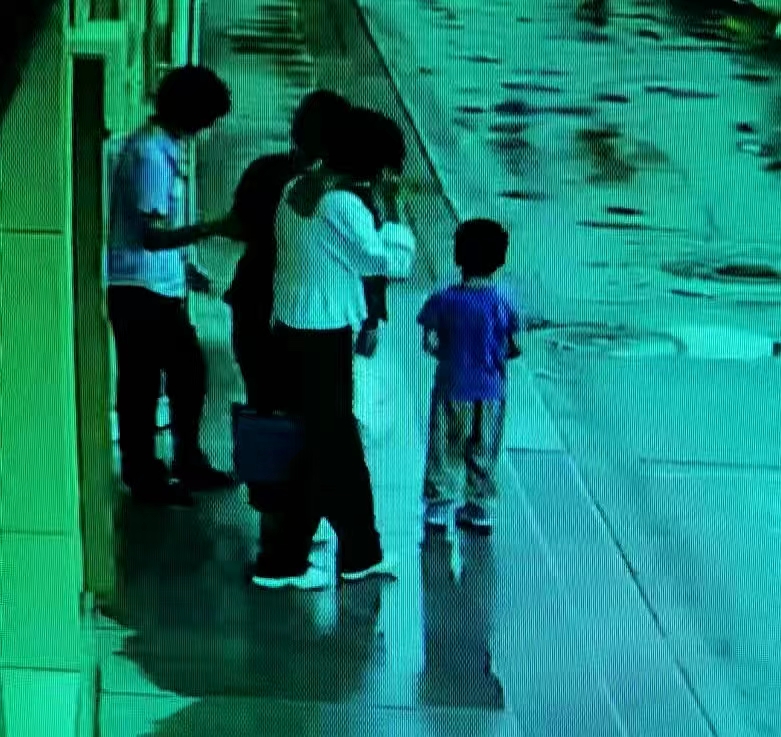 农行济南天桥支行工作人员帮助走失孩子重回妈妈怀抱受称赞