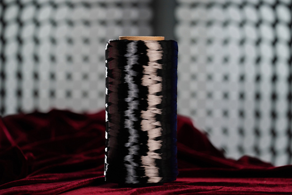 “黑黄金”!国内首套大丝束碳纤维生产线成功投产