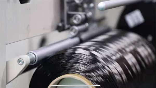 “黑黄金”!国内首套大丝束碳纤维生产线成功投产