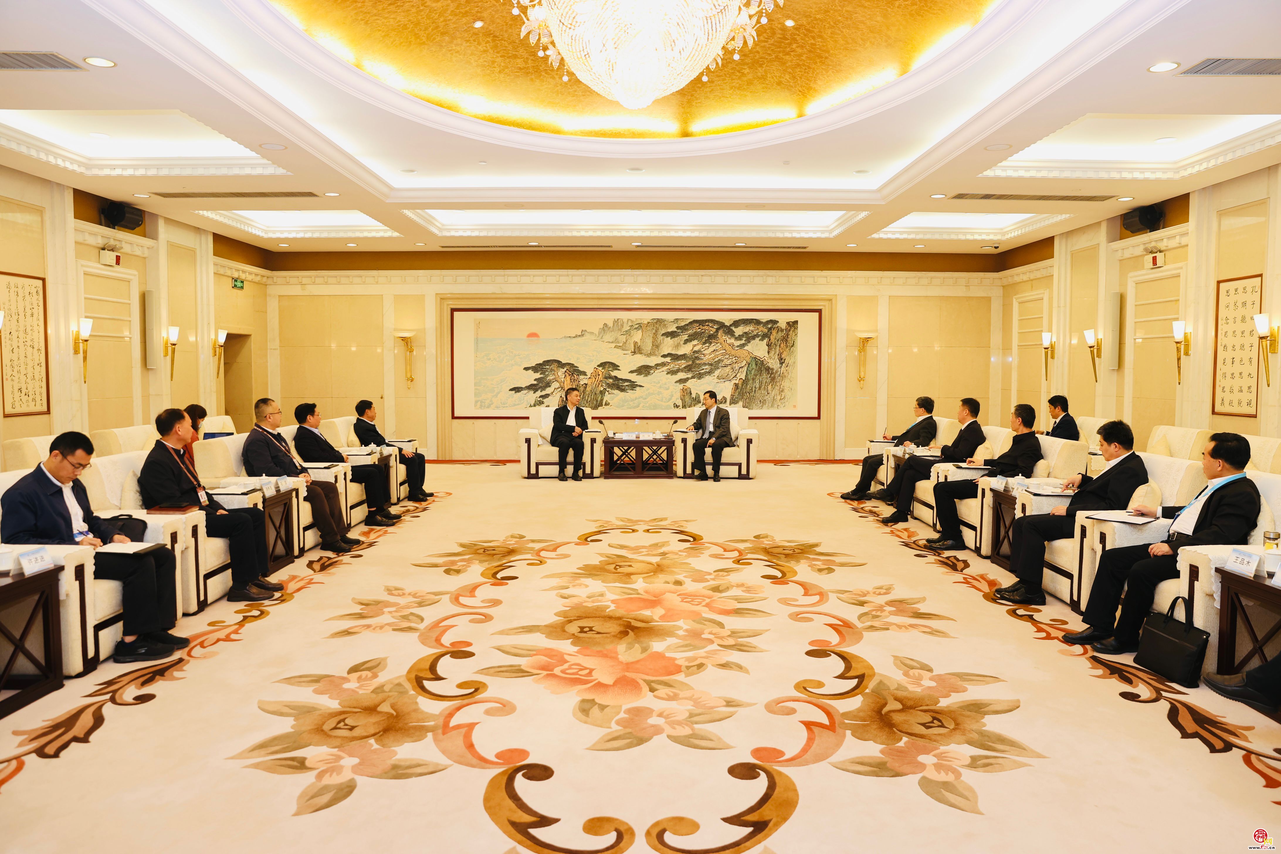 刘强于海田会见出席第五届中国企业论坛企业家代表