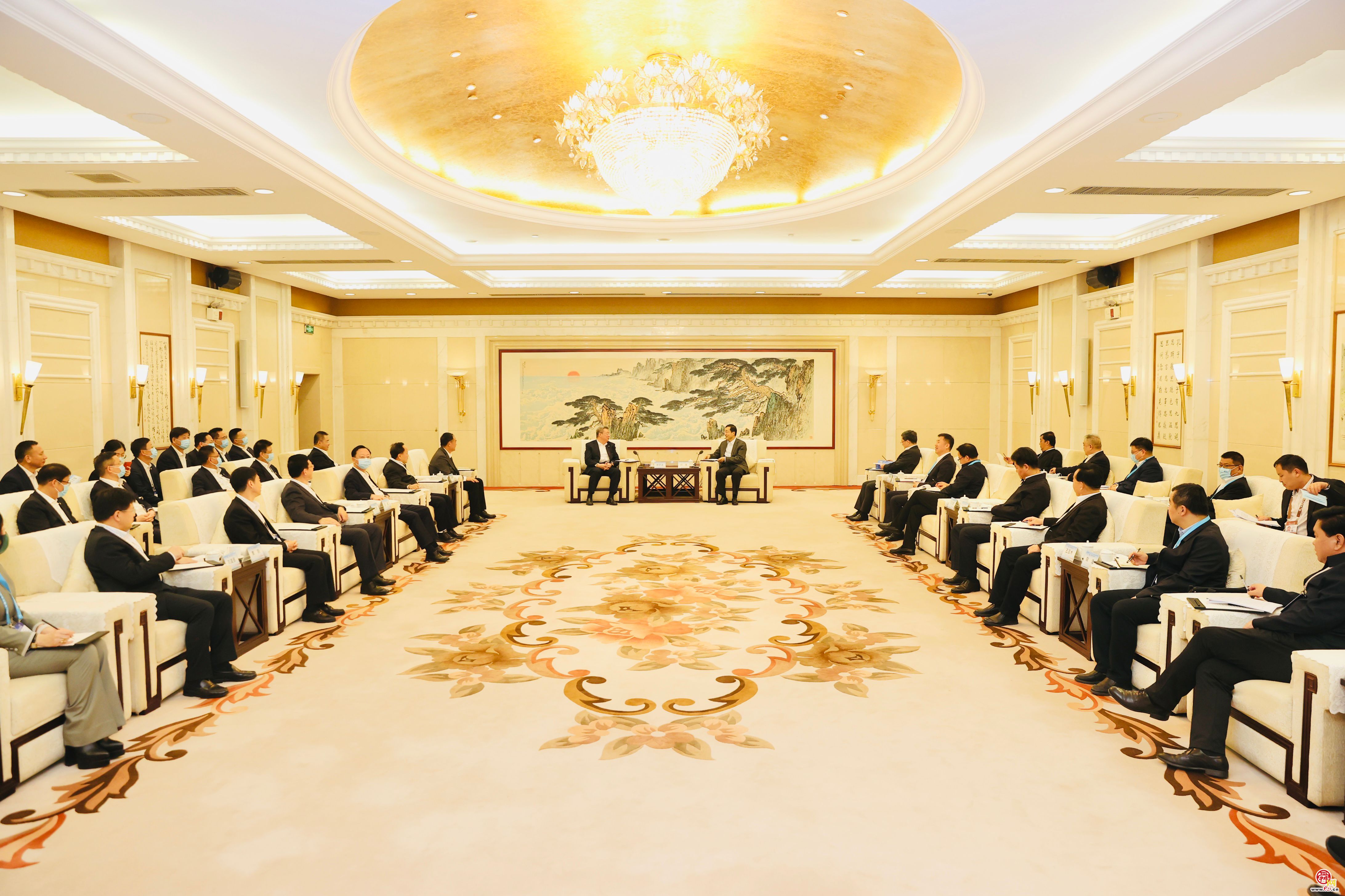 刘强于海田会见出席第五届中国企业论坛企业家代表